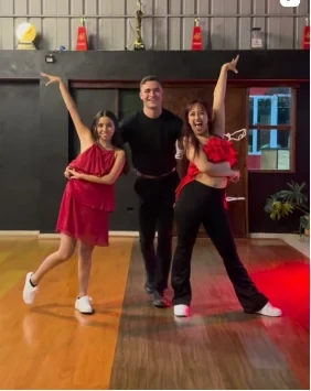 Integrantes de Rizoma durante una clase